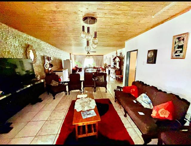 4 BEDROOM HOUSE FOR SALE IN MULLERSTUINE